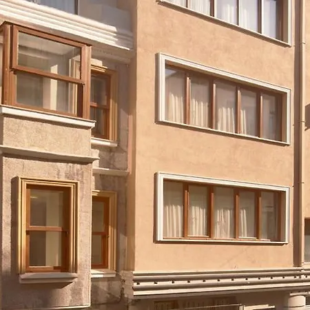 Hotel Plussuite Taksim 3*