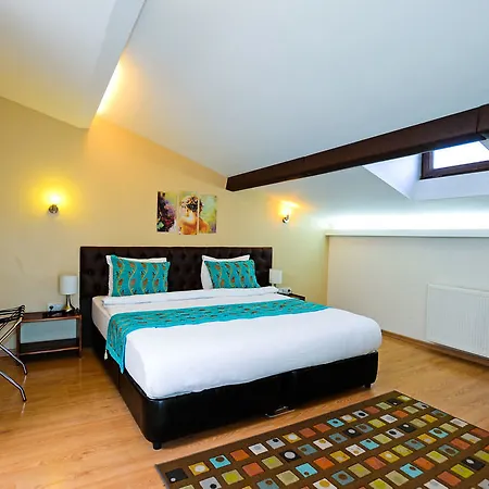 Plussuite Taksim 3*