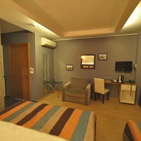 Hotel Plussuite Taksim 3*