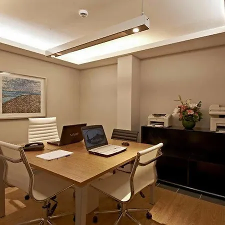 Hotel Plussuite Taksim 3*