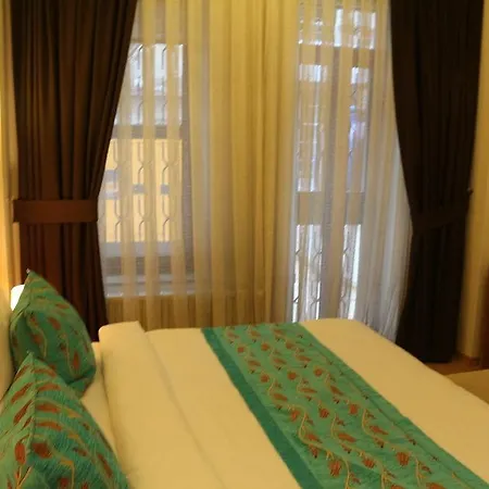 Plussuite Taksim 3*
