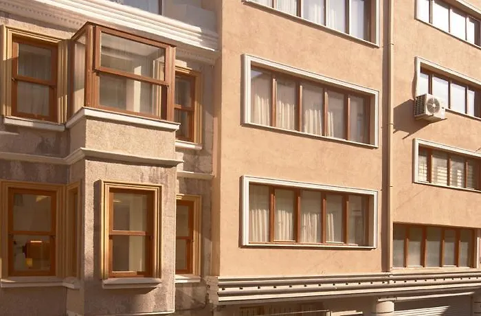 Hotel Plussuite Taksim 3*