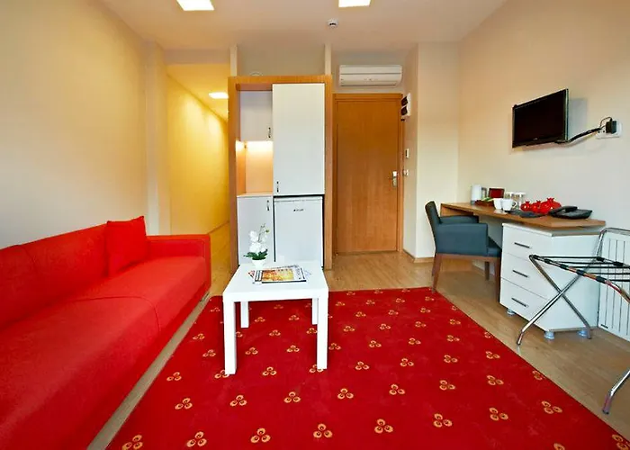 Hotel Plussuite Taksim 3*