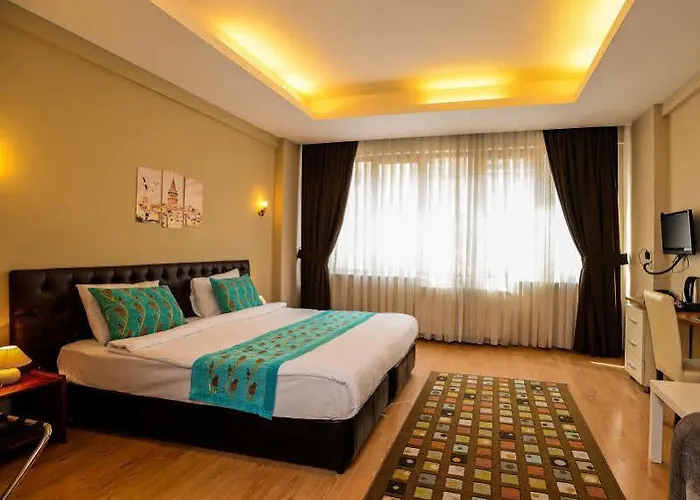 Hotel Plussuite Taksim 3*