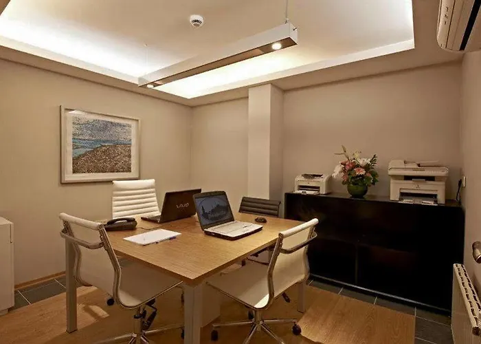 Hotel Plussuite Taksim 3*